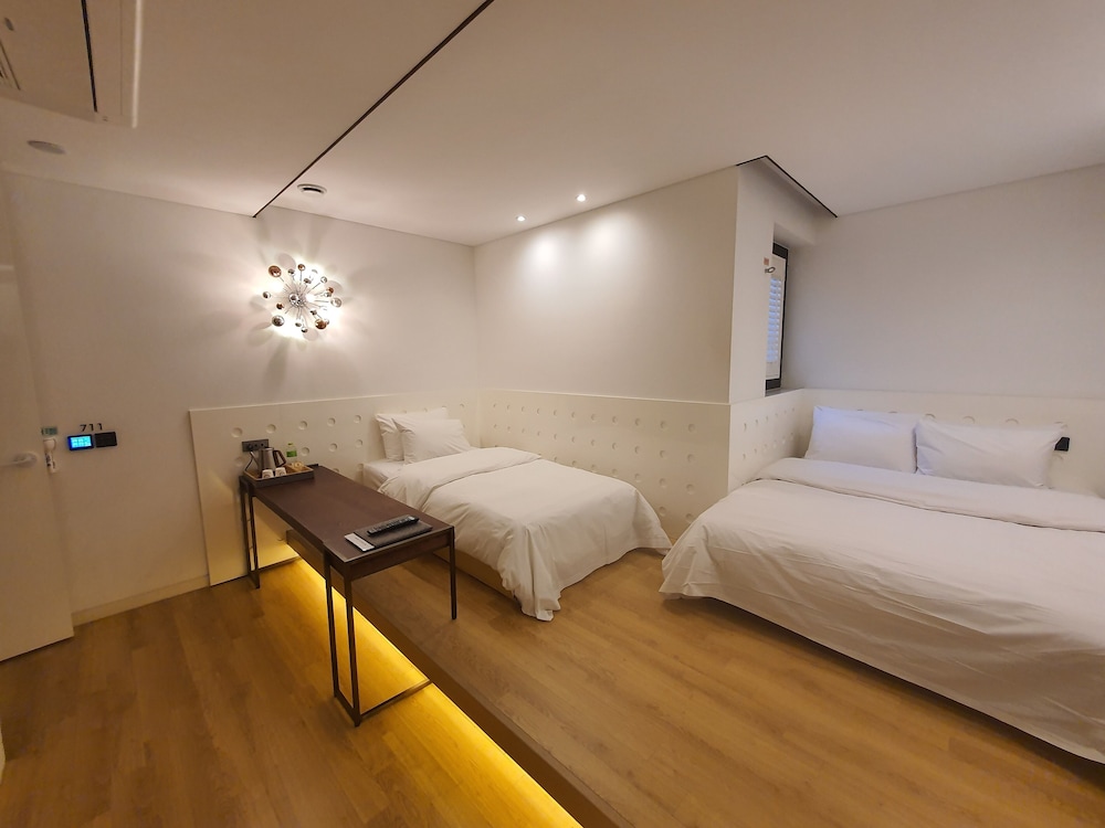 Hotel The Designers Kondae 33