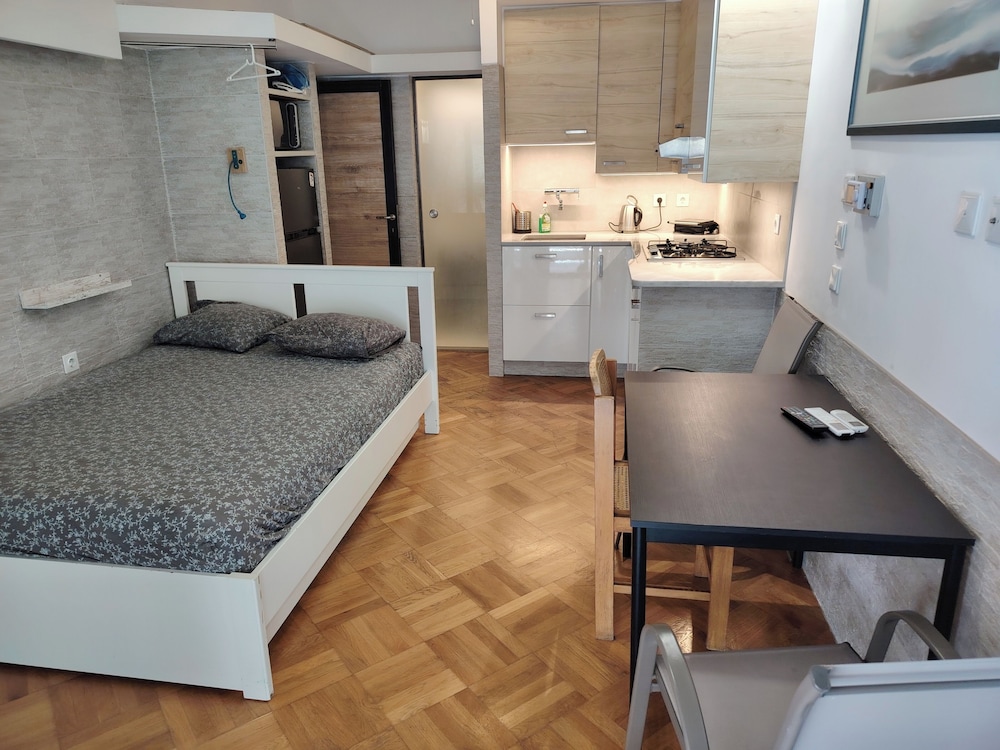 Olgas Luxury Apartment With 4 Bedrooms