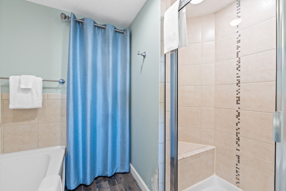 Grand Panama Beach Resort by Book That Condo