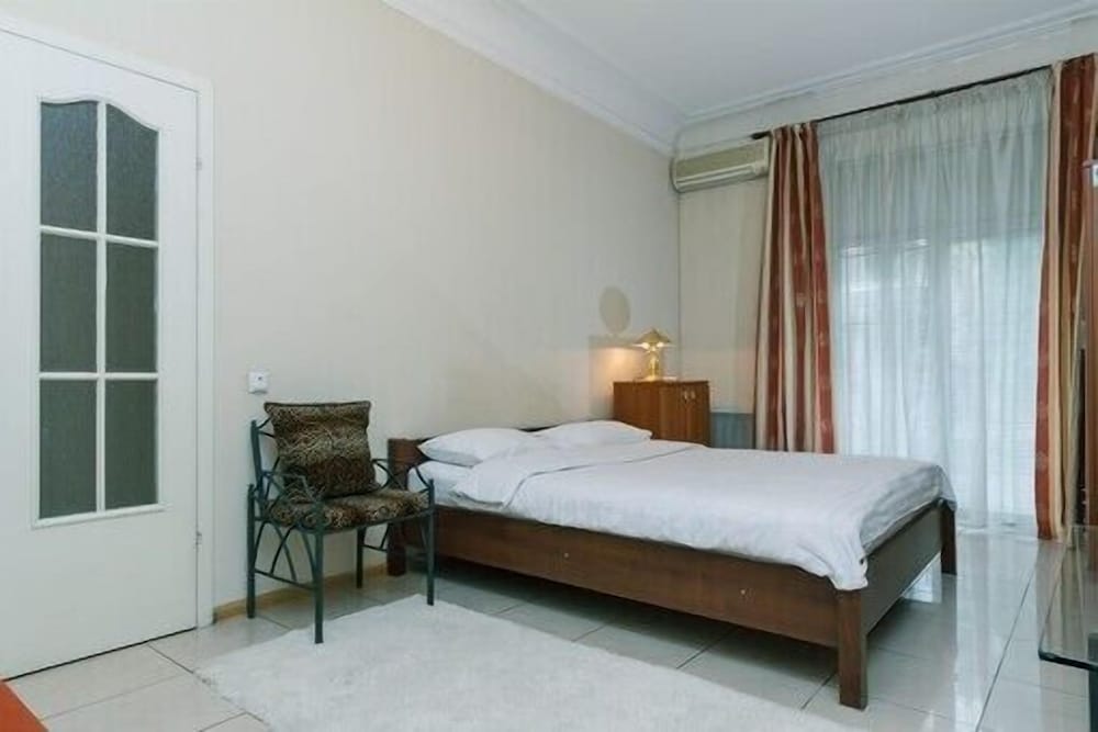Alma Apartments