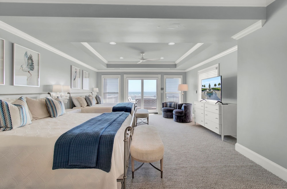 114 Ocean Boulevard by Avantstay Beachfront Infinity Pool Basketball Court Recently Renovated