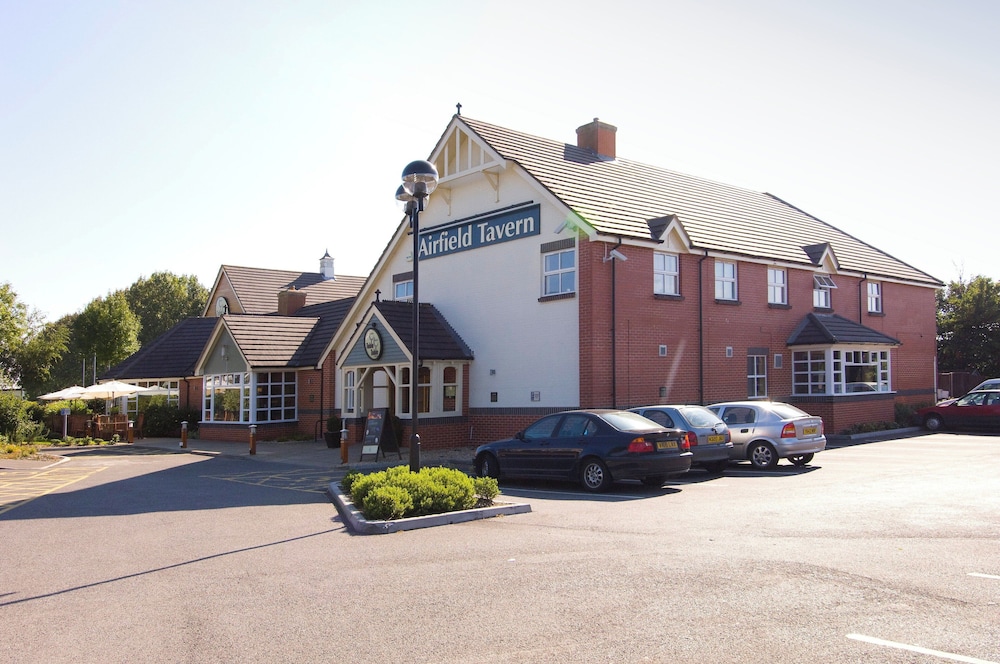 Premier Inn Yeovil Airfield, photo 5