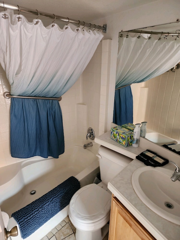 Oceanview Cabin 27 w Jacuzzi Enjoyable Views