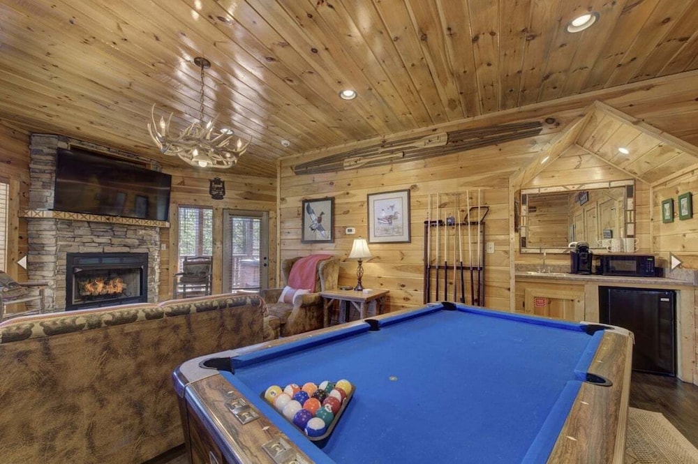 Knotty But Nice 4 Bedroom Home