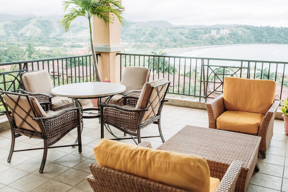 CR Luxury Los Sueños Condos