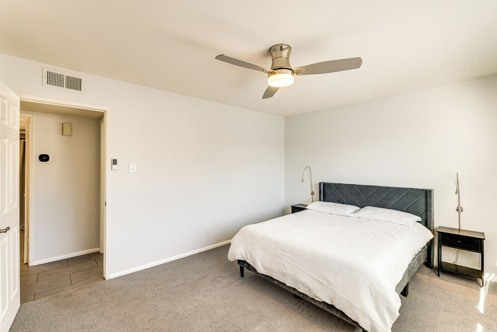 Community Pool: Scottsdale Condo 2 Mi to ASU