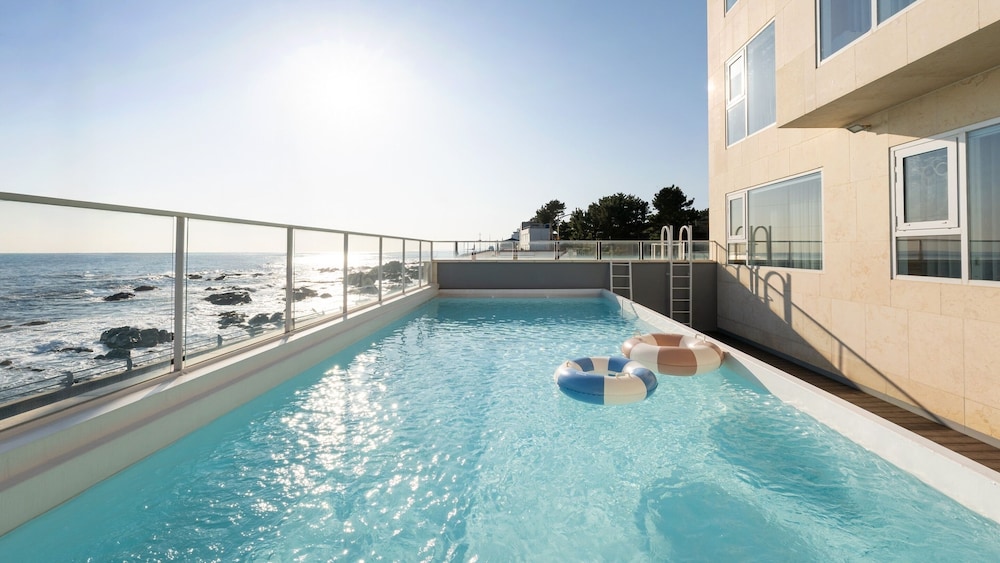 Donghae Badadam Ocean View Spa Pool Vill