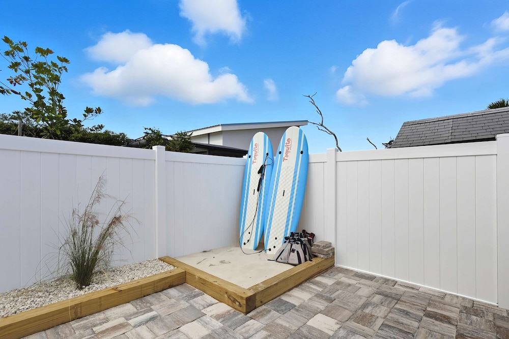 4BR Coastal Pool Cottage Golf Cart Kayaks