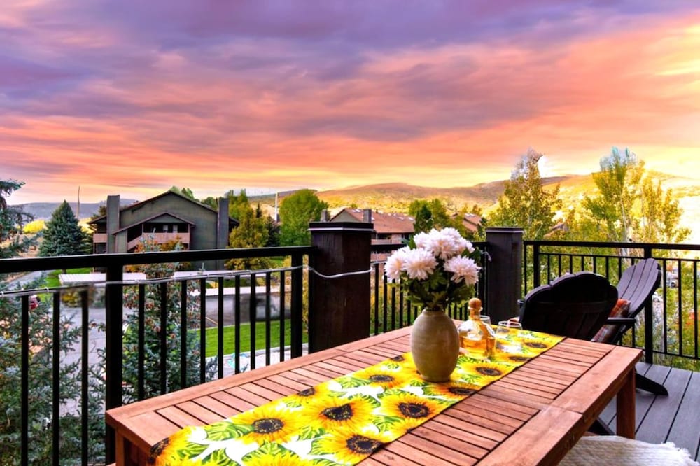 KBM Resorts Crestview Condos Spacious Condo Near Olympic Park With gas Fireplace, Year-round Pool, hot Tub, City Wide Shuttle Access. Cvc-308b