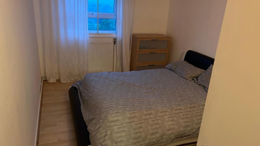 Room in Apartment - Normanton - Budget Double Room view 2