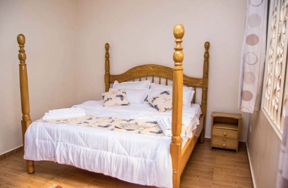 3 Bedroom House near Martyrs Shrine view 2
