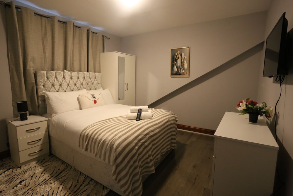 Heathrow roomzzzz B&B