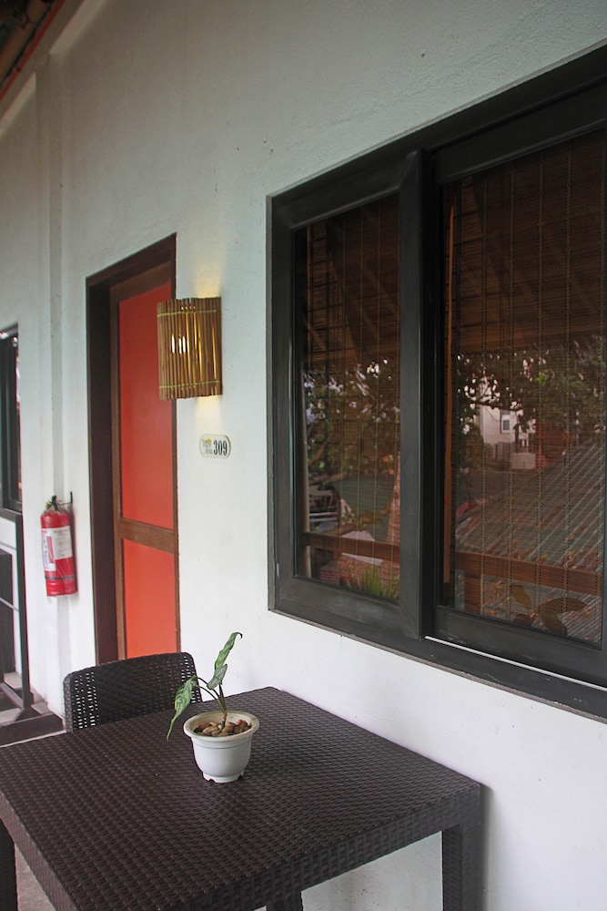 The Lazy Dog Bed & Breakfast
