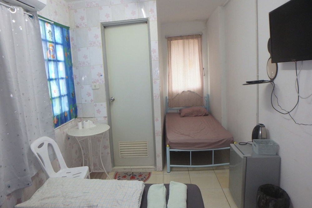 Rama 3 Sunrise Hostel