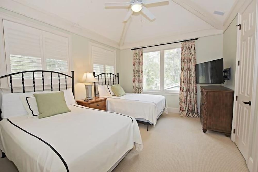 20 Oyster Catcher at The Sea Pines Resort view 5