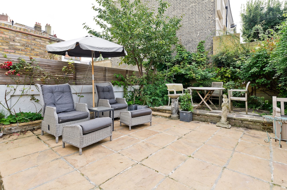 outdoor bbq area