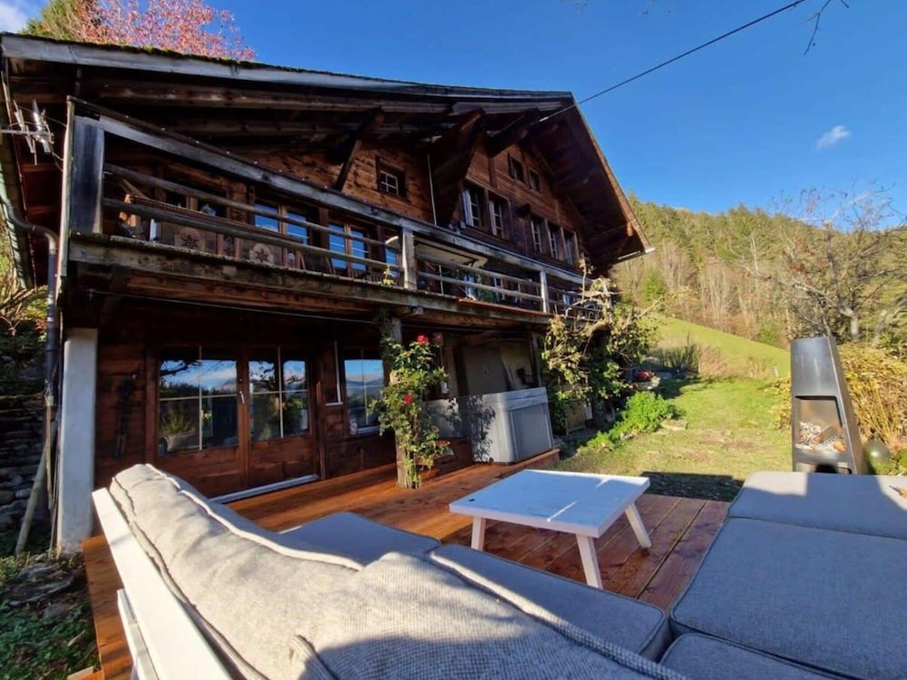 Chalet in Rougemont Near Ski Slopes