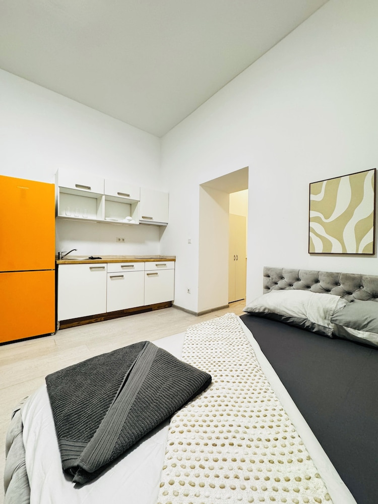 Affordable Studio Apt Near Ottakring