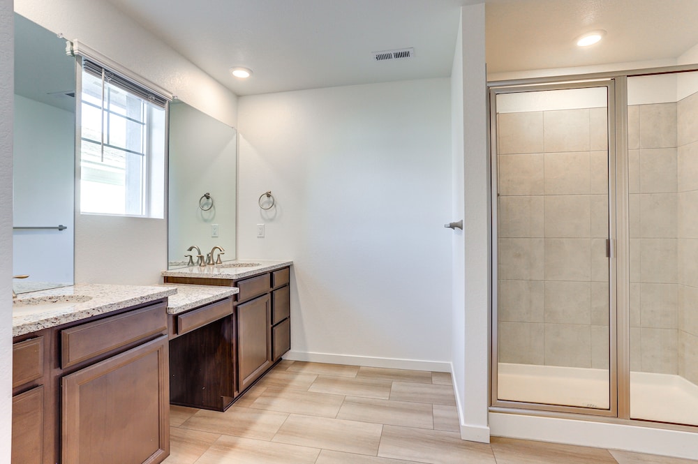 Spacious Commerce City Home: 16 Mi to Denver! - Property Image 2