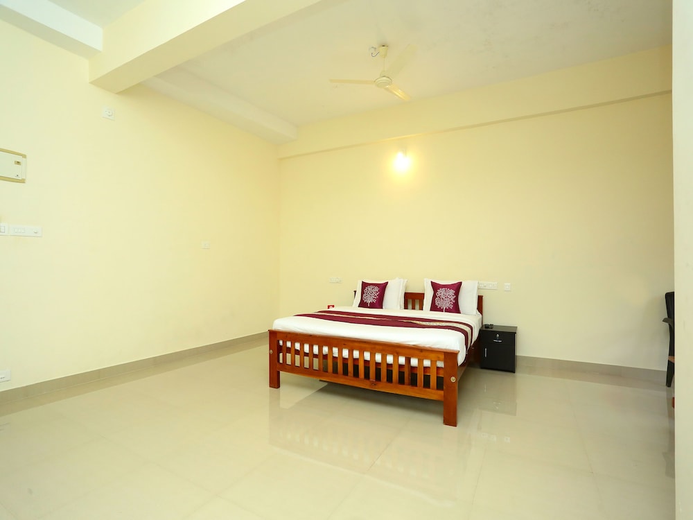 OYO 11516 Wayanad Royal Stream