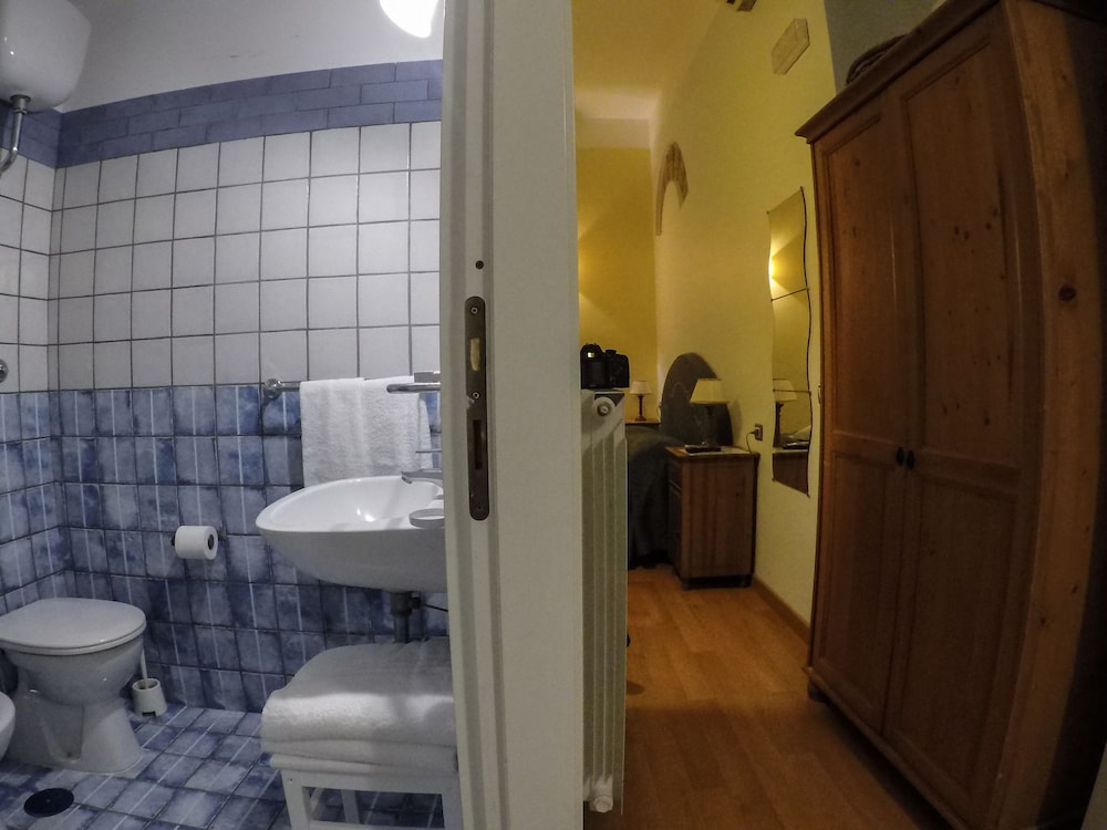 Bonapace Porta Nolana B&B