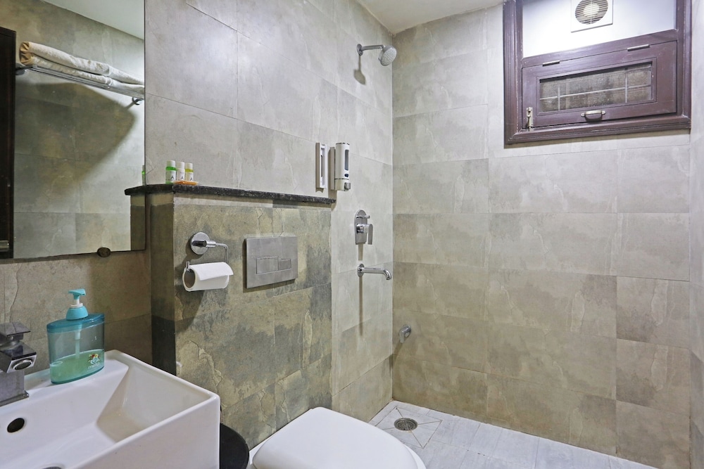 Hotel Aerostar Gold Near Yashobhoomi