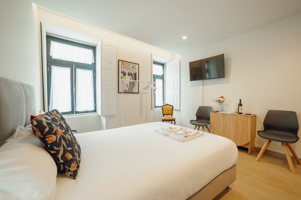 Carmo Residence Porto - S ANA by Vacationy