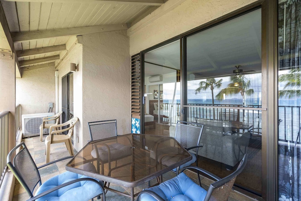 Lauloa 410 - Top Floor, Oceanfront Lanai, Molokini & Halaeakala Views, Split A/C