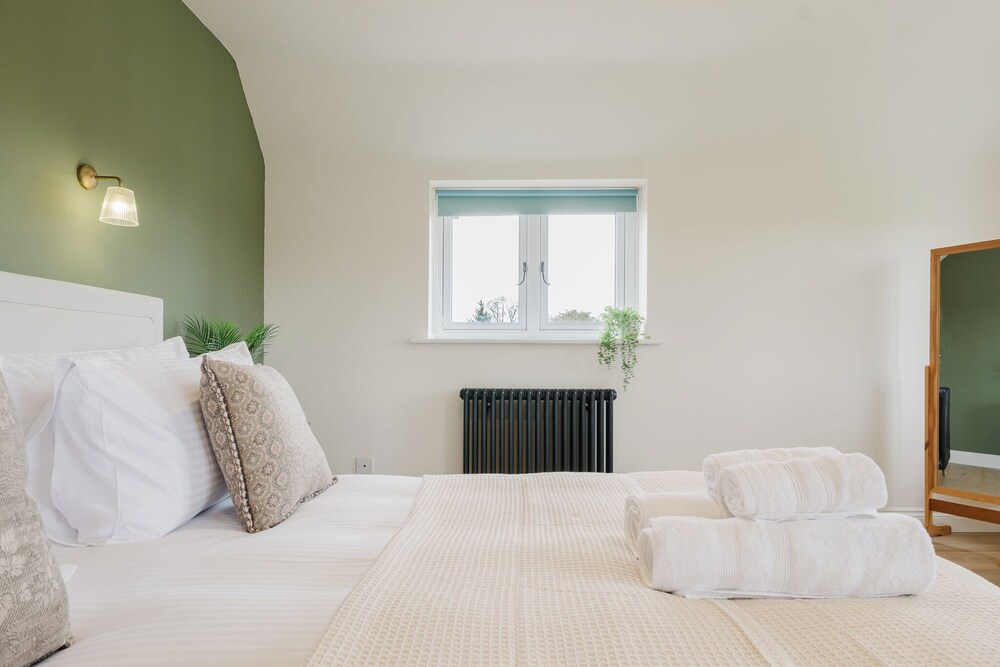Mulberry Cottage 5BD in Wiltshire
