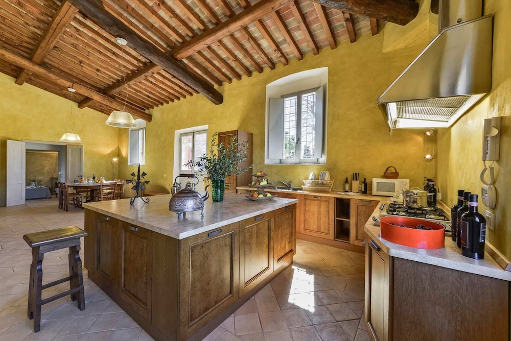 New Historic Tuscany Country House Retreat in a Vineyard Near Siena Villa Chiantissimo