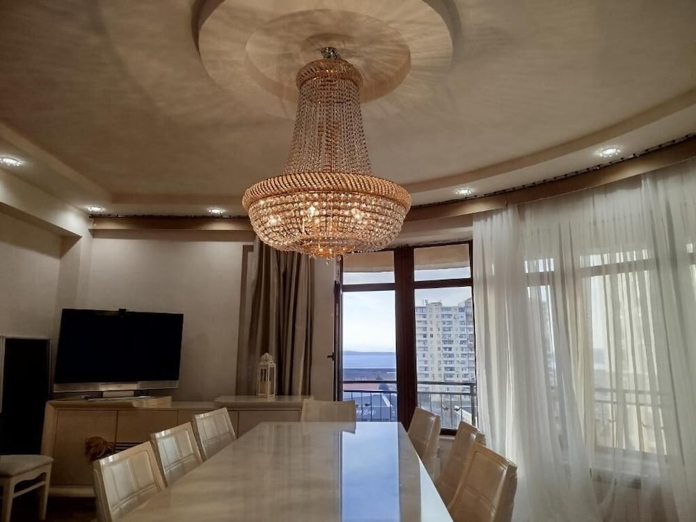 Baku Lake view 3 bedrooms apartment
