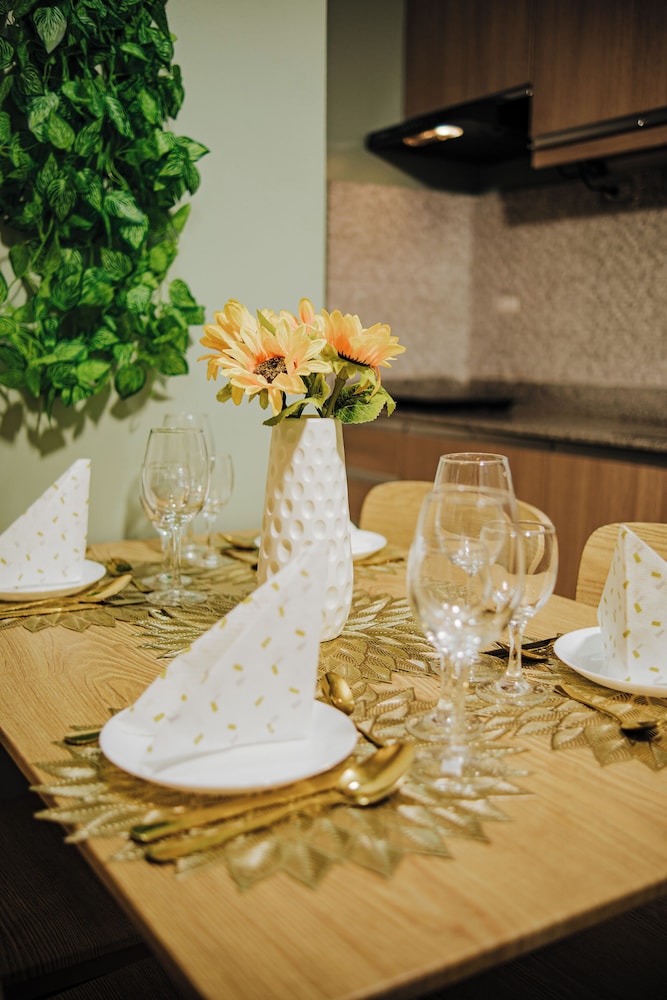 🌿 Stylish & Serene Stay in Davao City 🌿