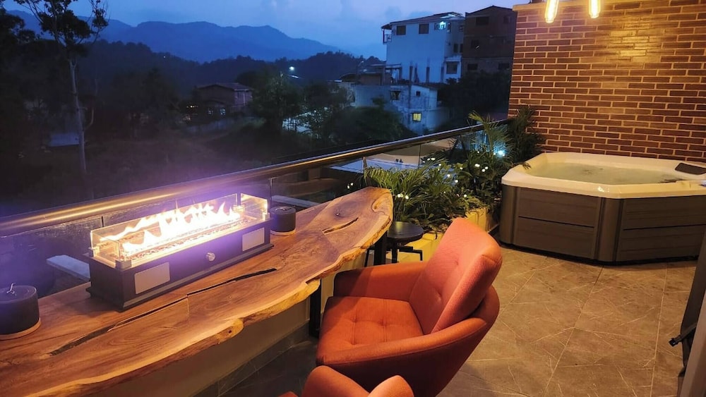 San Telmo - Guatape With Hot Tube