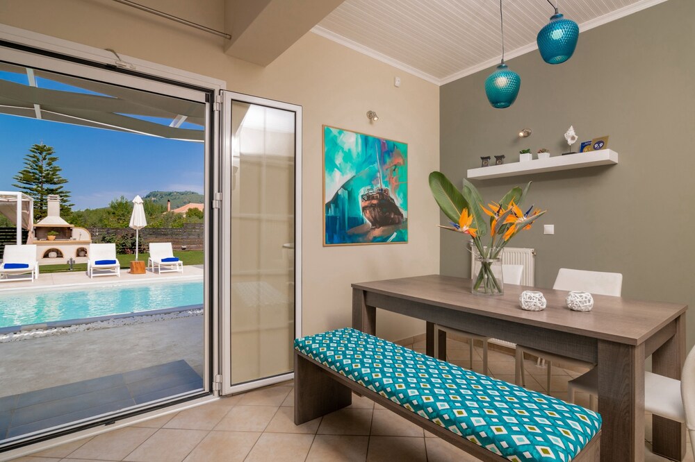 Madini Luxury villa with private Heated pool photo 3
