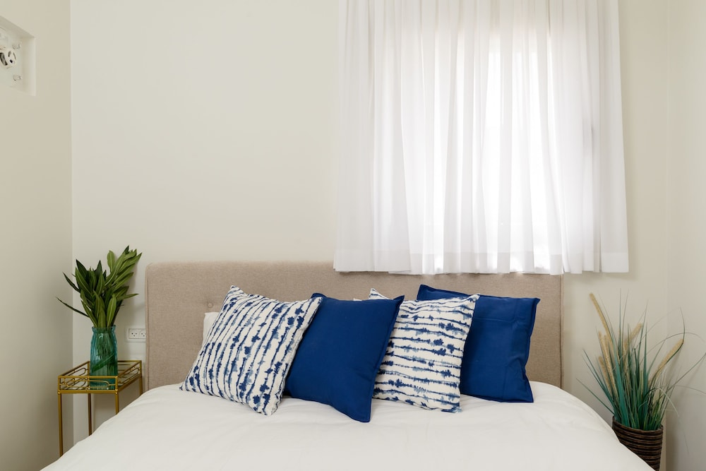 Design & Veranda next to Mahane Yehuda Market by FeelHome view 3