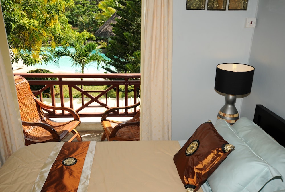 LES Condos in Beautiful Complex With Pool, Near the Beach