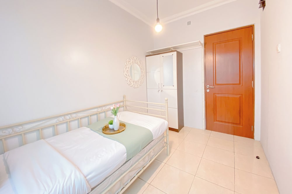 Gorgeous 2Br At Grand Setiabudi Apartment