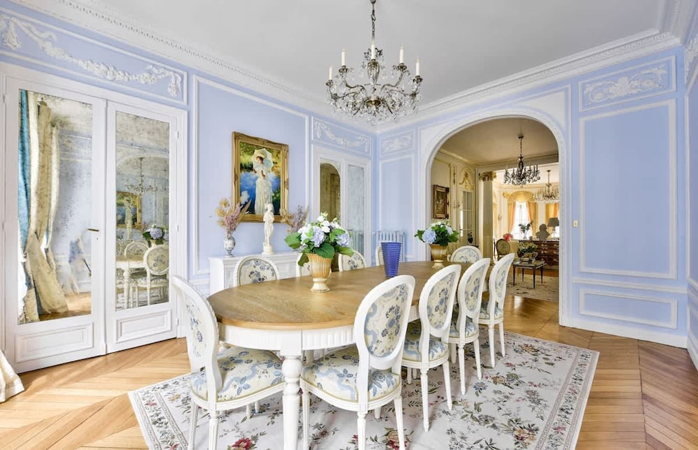 Noble Luxury Residence in the Heart of Paris