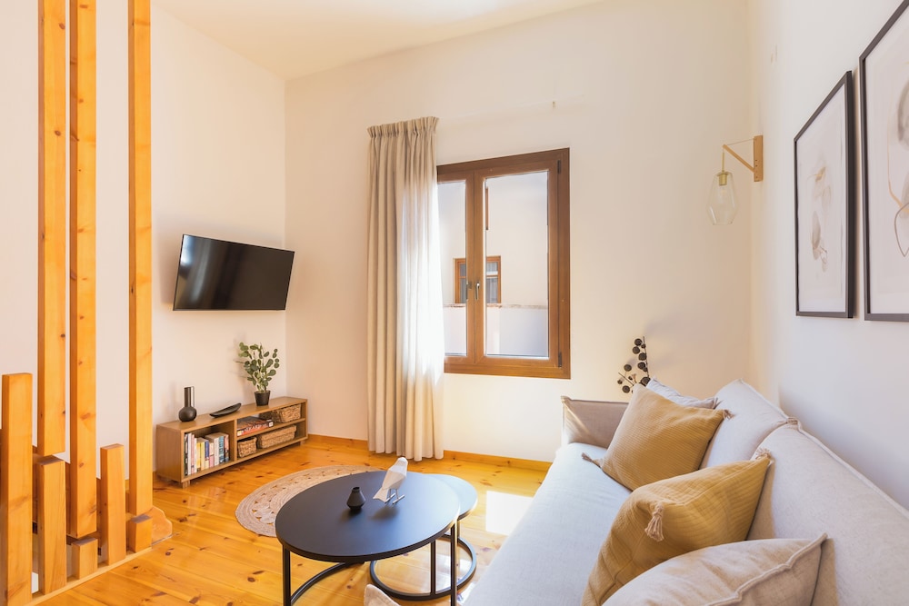 Old Town Charm-Cozy 2BR with Rooftop