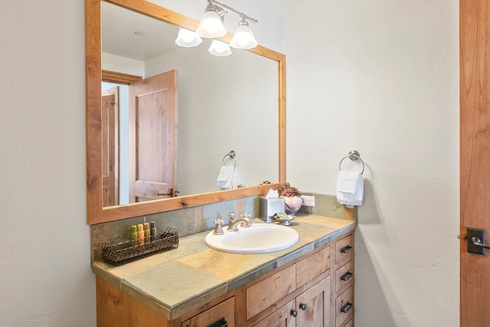 Shooting Star Lodge at Deer Valley Resort - Three Bedroom Residence #205 3 Condo