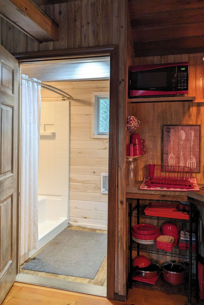 Hinckleys Dreamwood Cottages