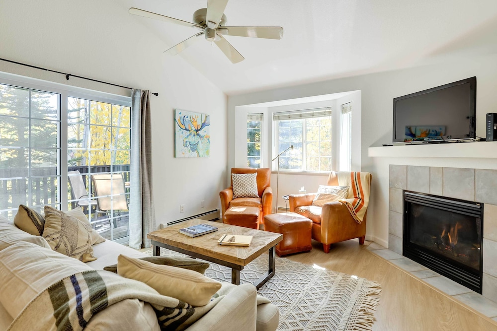 Cozy Steamboat Condo w/ Balcony & Mtn Views!