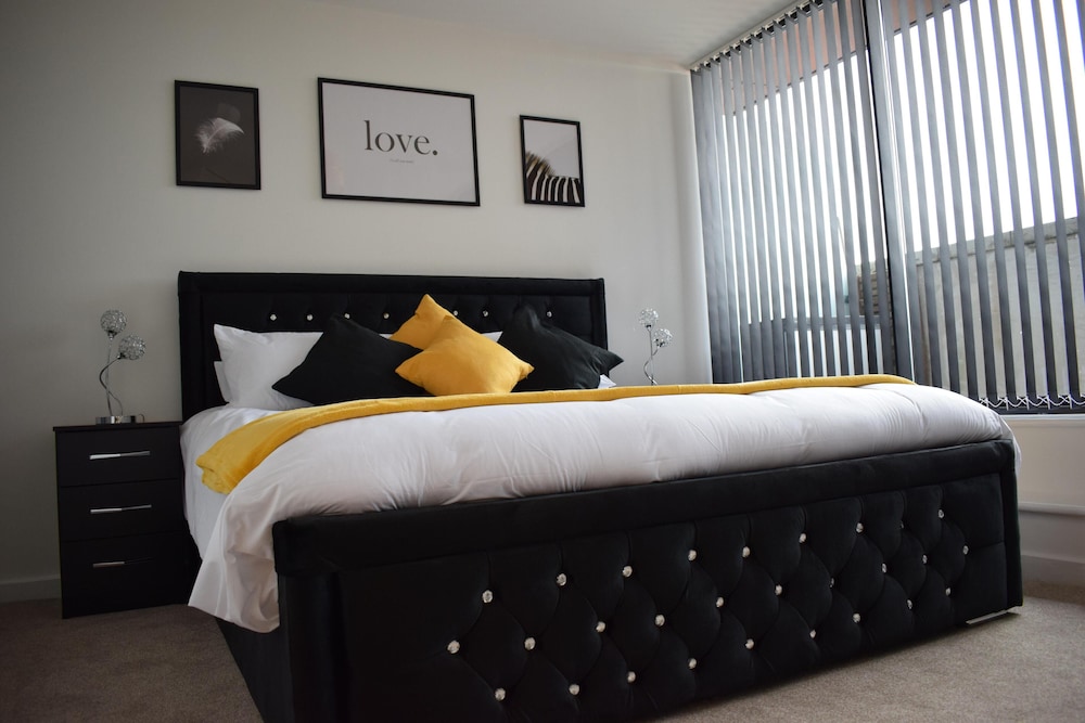 Penthouse 1-bed Apartment With Amazing Views view 4