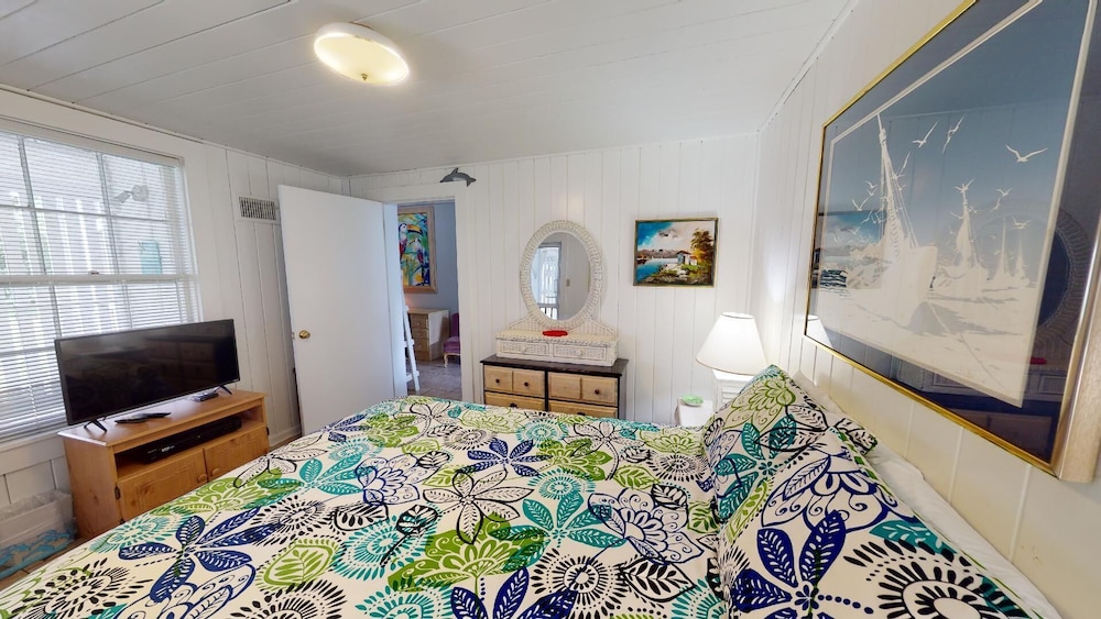 1111 2nd Avenue by Tybee Vacation Rentals