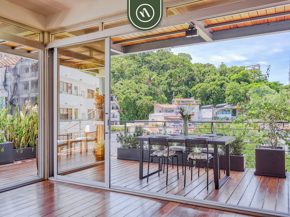 Ecofriendly 2BR Condo - Private Jacuzzi - Rooftop