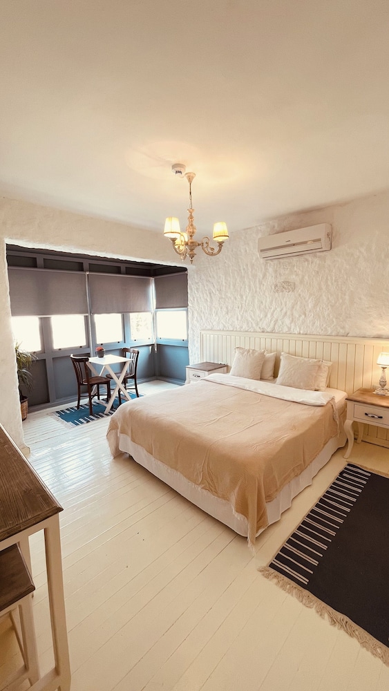 Mina Otel by Adda Alaçatı