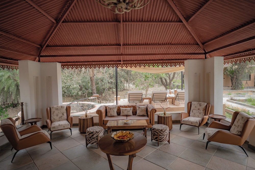 Aloof The Jungle Lodge Ghanerao