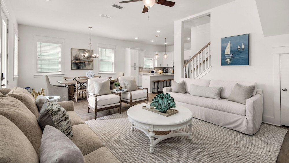 Sleep up to 28 - 2 Homes Side by Side - Close to Beach & Community Pool!