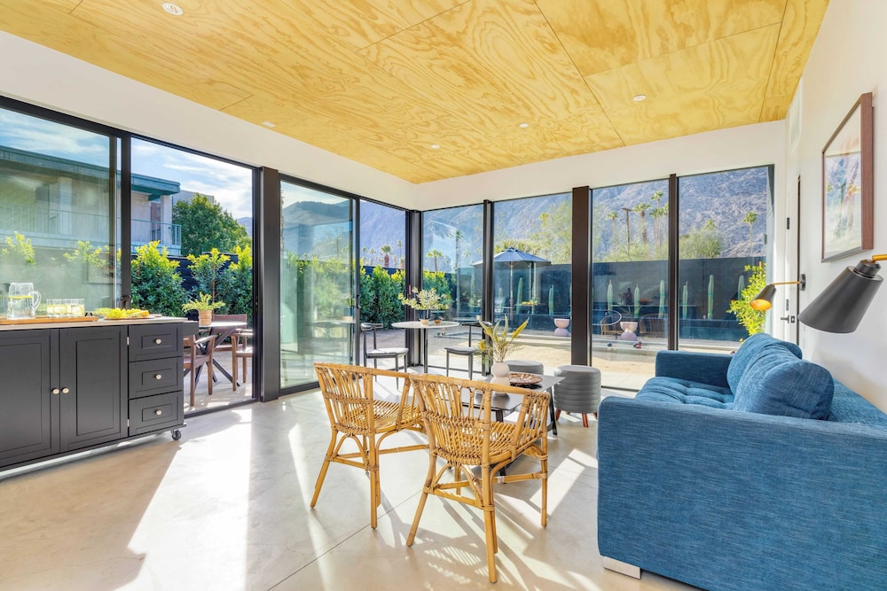 Blackhaus B : 4 Bedroom Suite by Avantstay 4-rooms