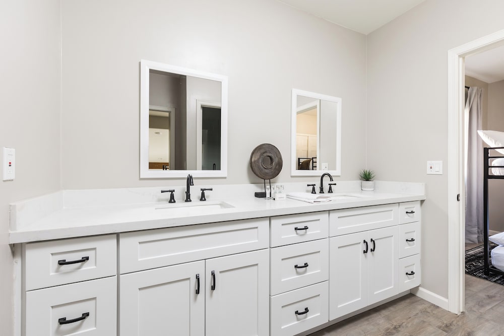 Sereno - Sparkling Pool - Near Scottsdale Quarter